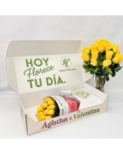 Caja larga premium L con ramo de rosas amarillas y florero de vidrio – Flores Medellín